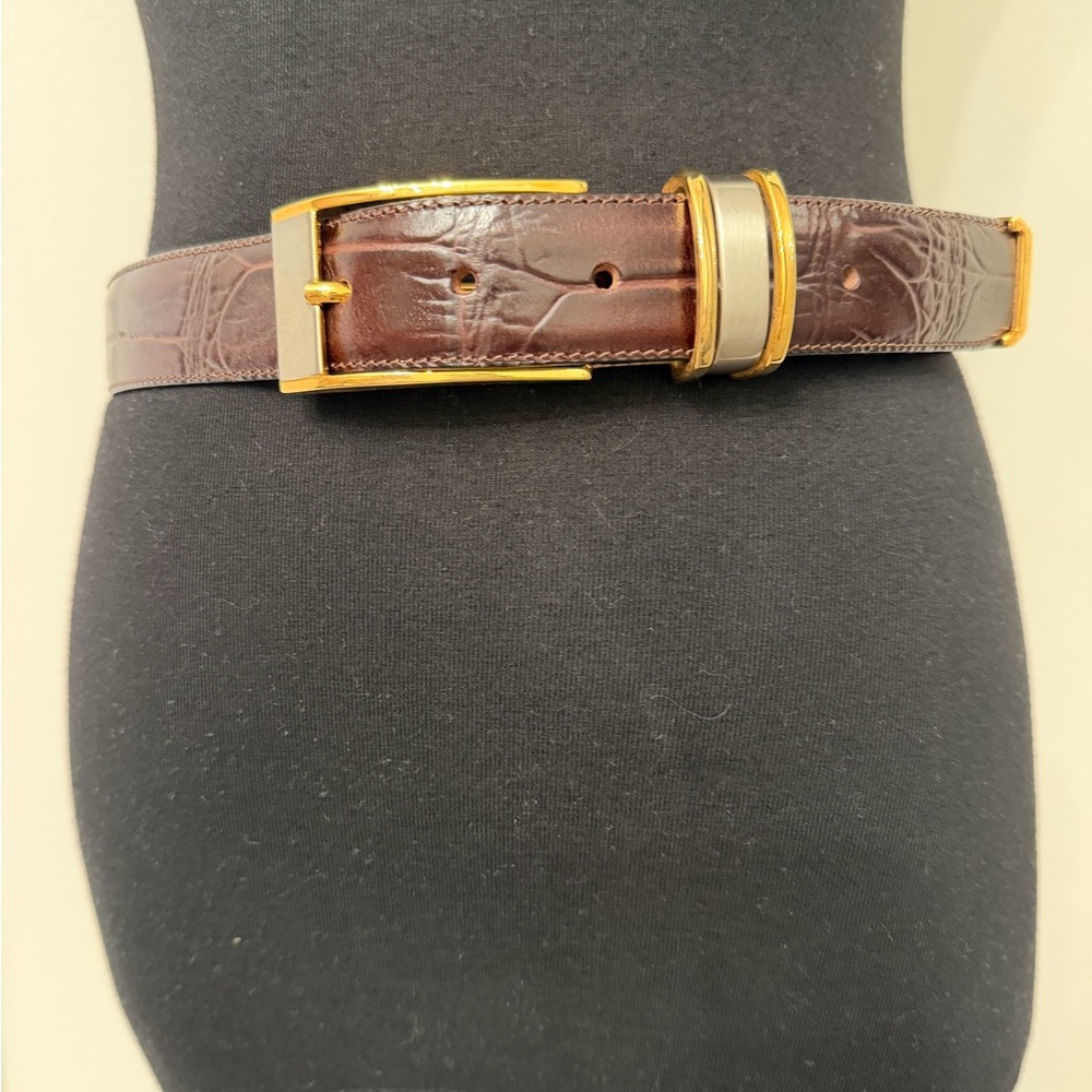 Elegant Brown Croc-Embossed Women's Belt with Gold-Tone Buckle Medium